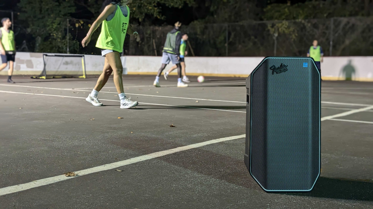 Le haut-parleur Fender est idéal pour les musiciens de rue et les musiciens, mais c'est essentiellement tout