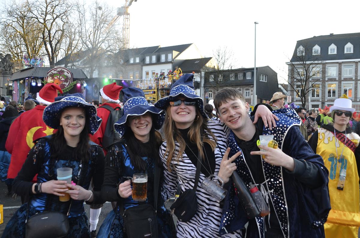 Photos de la fête après l'Eupener Werthplatz à Rosenmontagszug (galerie de photos)
