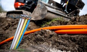 Charles Servaty se plaint du manque d&rsquo;informations sur l&rsquo;expansion de la fibre optique au sein de la DG – 32 questions à Paasch