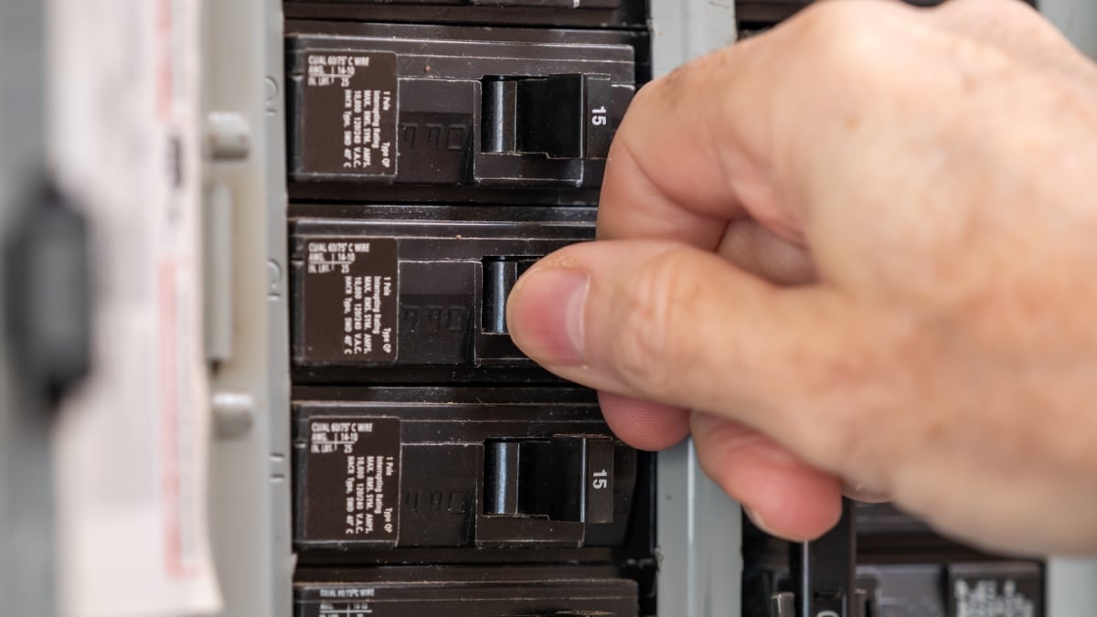 La meilleure façon d'étiqueter votre disjoncteur et vos prises électriques