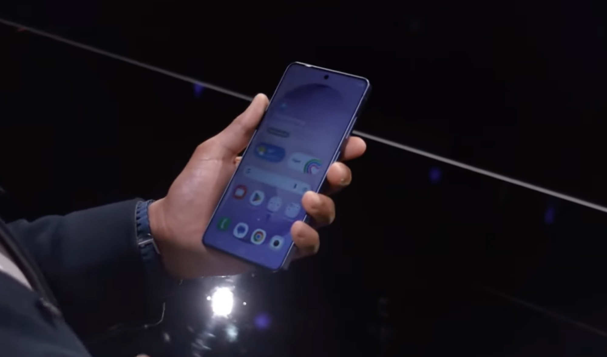 L'écran d'un Samsung Galaxy S26 Ultra avec son nouvel écran de confidentialité