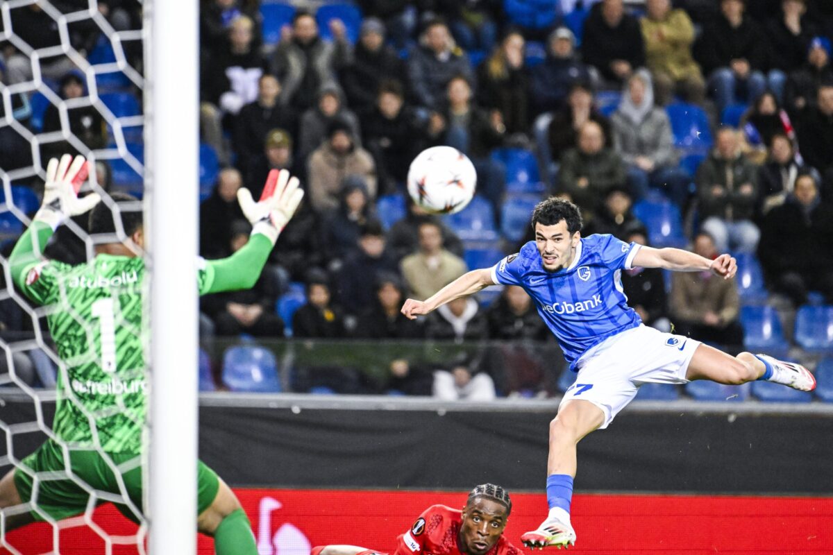 Le KRC Genk remporte le duel pour la huitième place contre Fribourg 1-0 en huitièmes de finale de la Ligue Europa