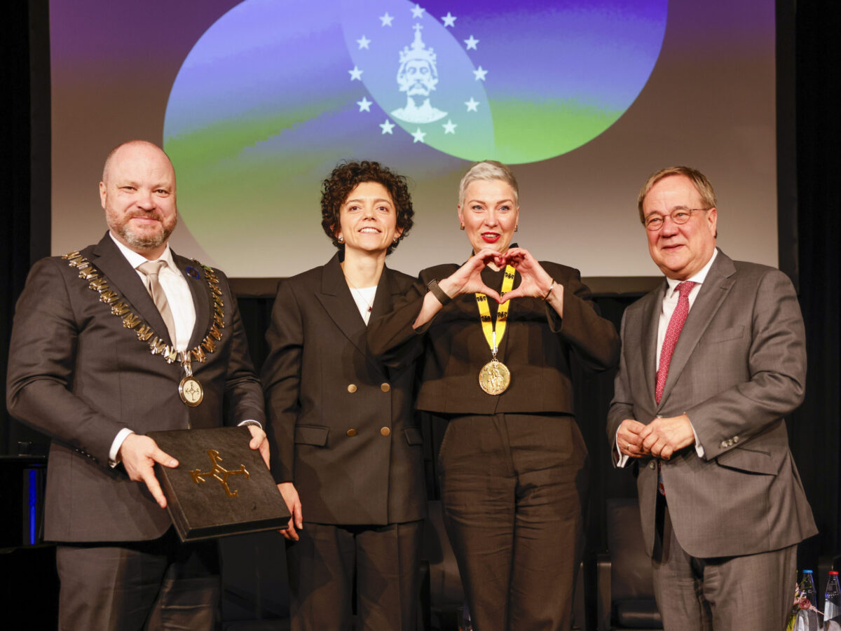 La militante biélorusse des droits civiques Maria Kolesnikova a reçu le prix Charlemagne à Aix-la-Chapelle