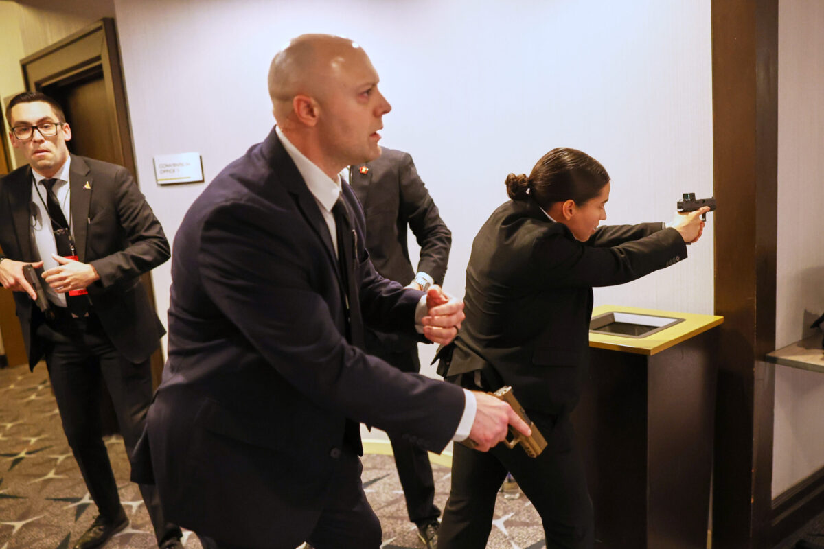 Coups de feu lors d'une soirée de gala à Washington : l'agresseur voulait prendre d'assaut un dîner médiatique avec le président Trump