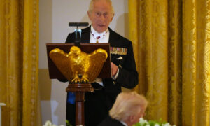 Chute historique : le roi Charles contredit la thèse « allemande » de Trump