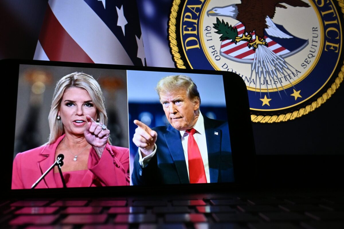 Le président américain Trump limoge son ministre de la Justice Bondi