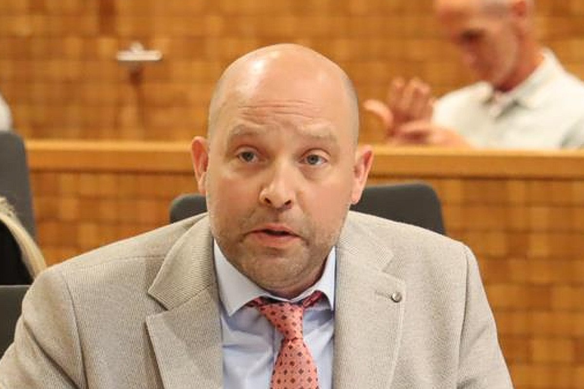 Michael Balter (Vivant) continue de tirer son épingle du jeu contre la DG du gouvernement : « Oliver Paasch s'est dépassé »