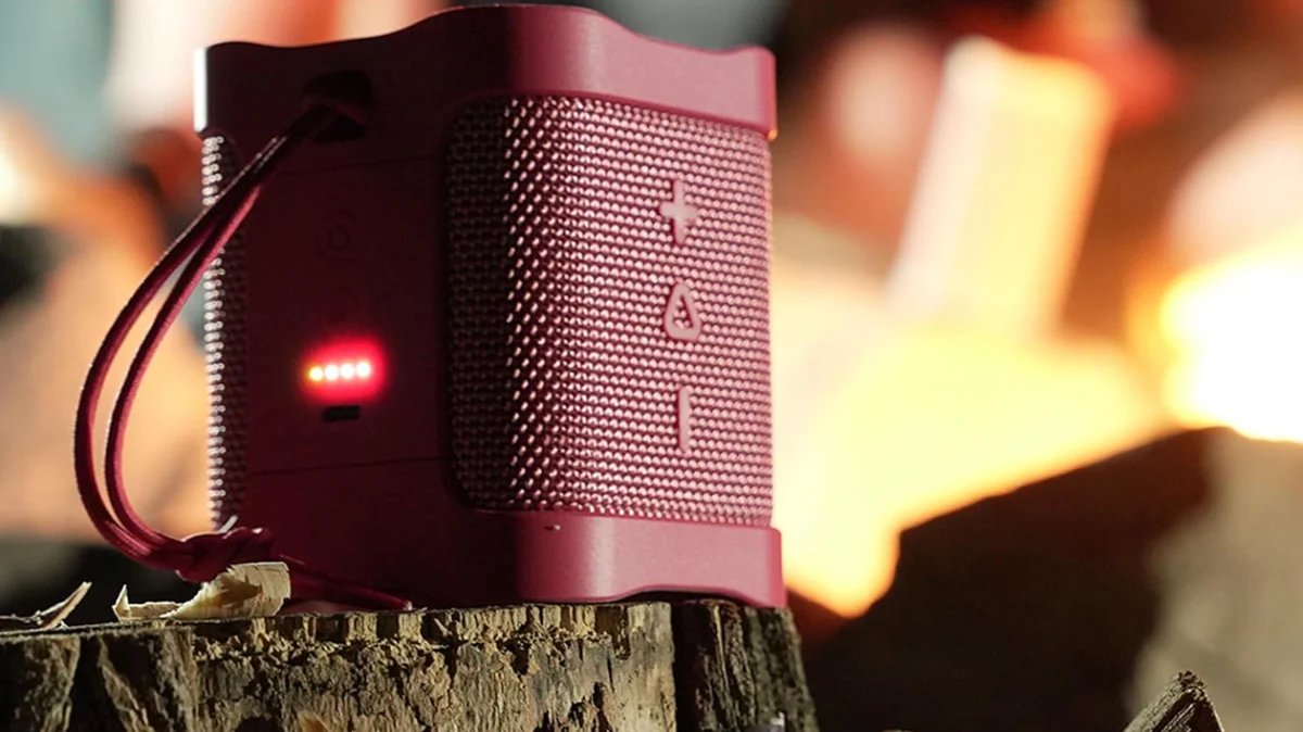 Parfait pour la plage, la piscine ou le parc, ce haut-parleur portable Skullcandy en vente pour seulement 33 $ en ce moment