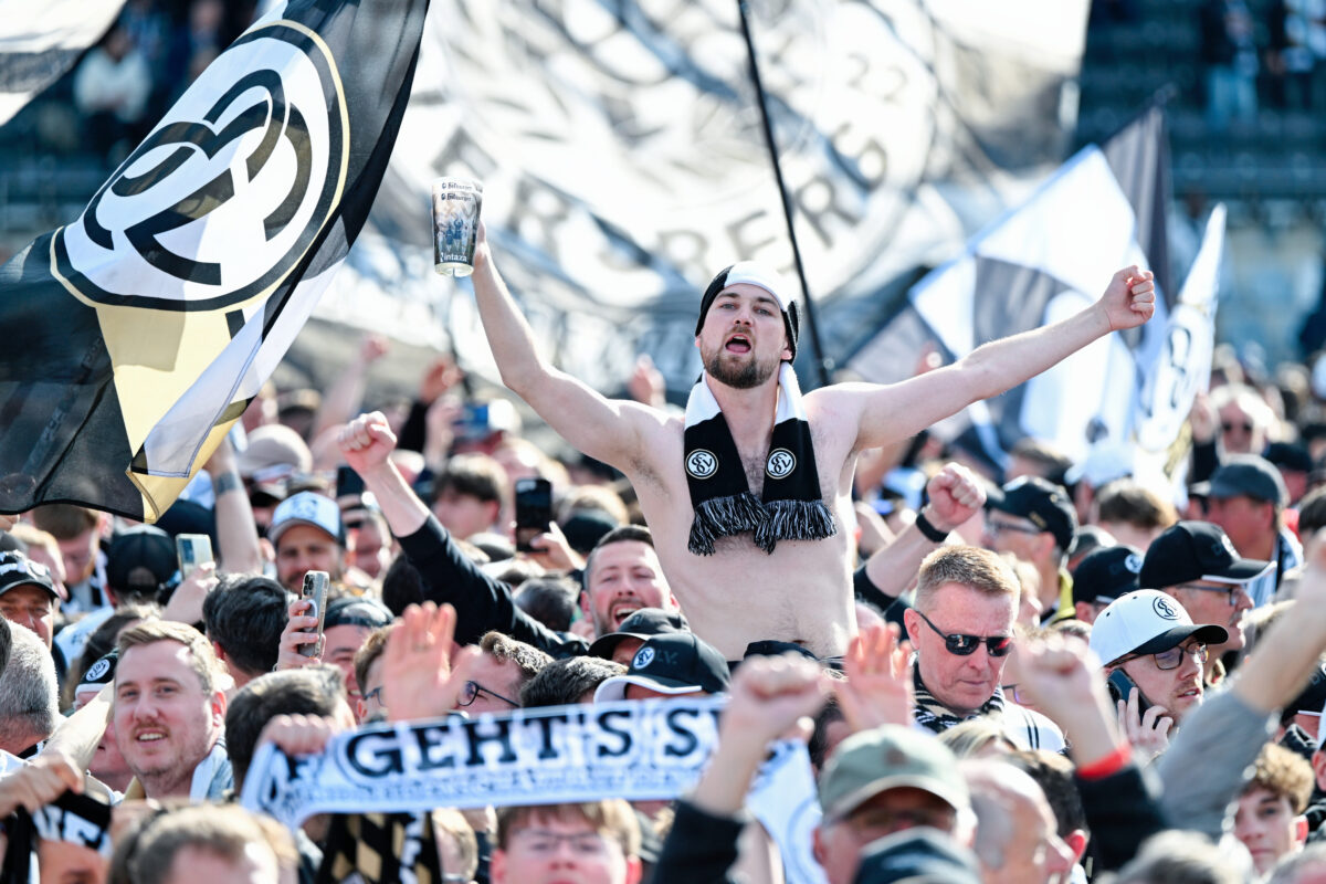 Le SV Elversberg comme l'AS Eupen : du noir et blanc comme couleurs du club et aussi un panda comme mascotte