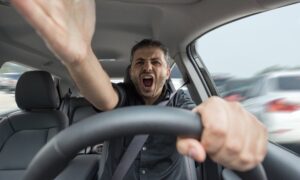 Après une dispute, deux conducteurs se poursuivent en justice