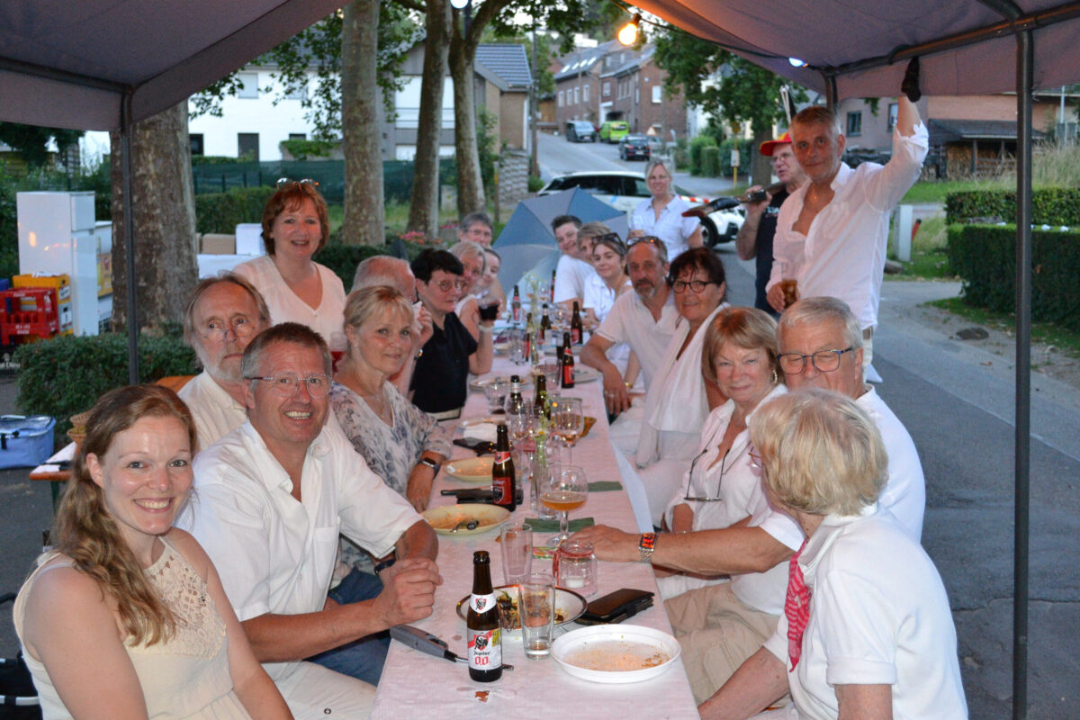 Des tables blanches et chaudes à Eupen (galerie photo)