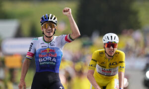 Evenepoel fait bonne impression et remporte la 15ème étape – la tournée du co-favori Vingegaard s&rsquo;est terminée après une chute