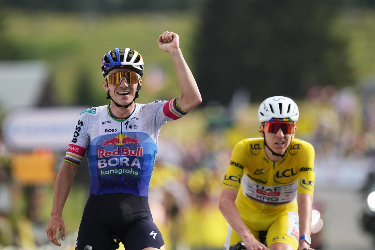 Evenepoel fait bonne impression et remporte la 15ème étape - la tournée du co-favori Vingegaard s'est terminée après une chute