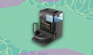 Ce Roomba nettoie et aspire automatiquement, et c&rsquo;est 400 $ de réduction en ce moment