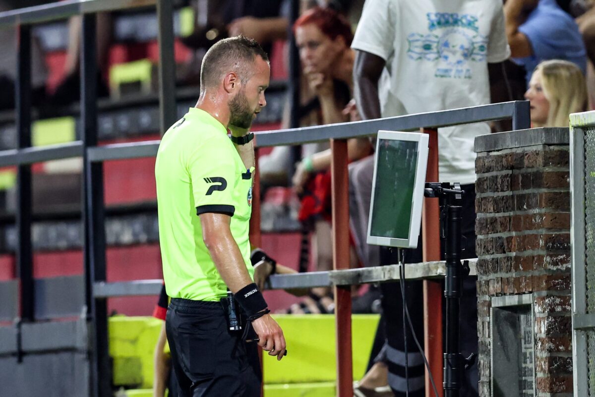 L'ancien arbitre de haut niveau Jean-François Crucke voit encore des progrès à faire dans le « Football Video Support » (FVS).