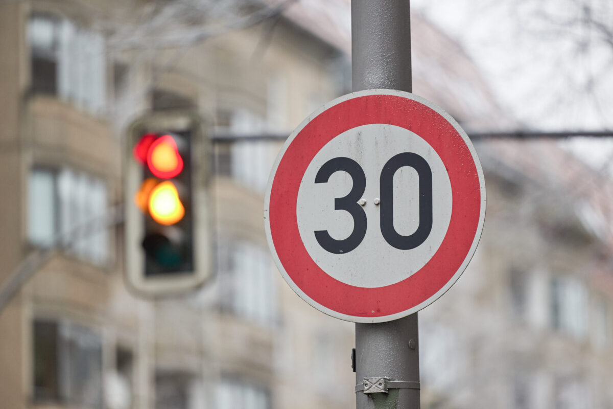 En Belgique, deux conducteurs sur trois ignorent les limitations de vitesse dans 30 zones – étude Vias