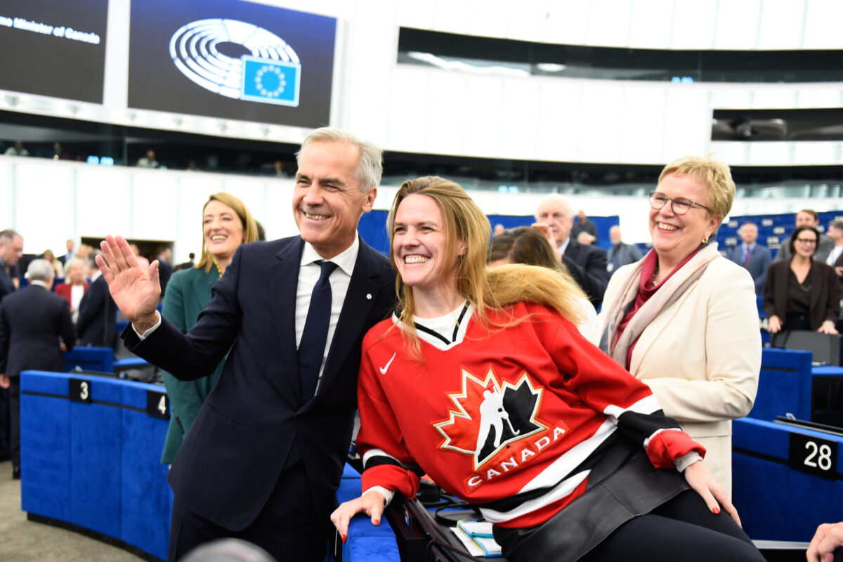 Le Canada deviendra-t-il le premier membre associé de l'UE ? – Le Premier ministre est ouvert aux suggestions malgré la menace de Trump