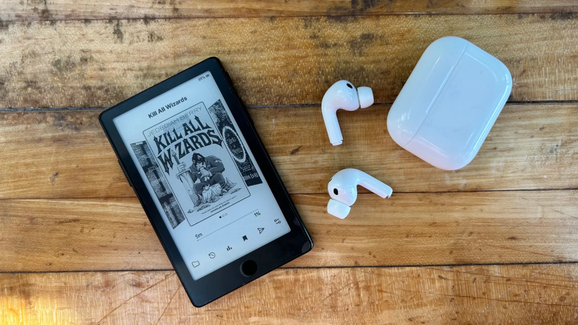 Le Xteink X4 Pro à côté d'un ensemble d'AirPods Pro 3 pour plus d'échelle